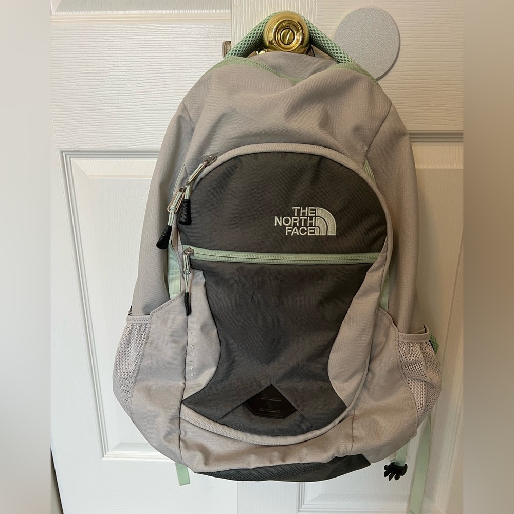 The North Face Pivoter Backpack 🎒